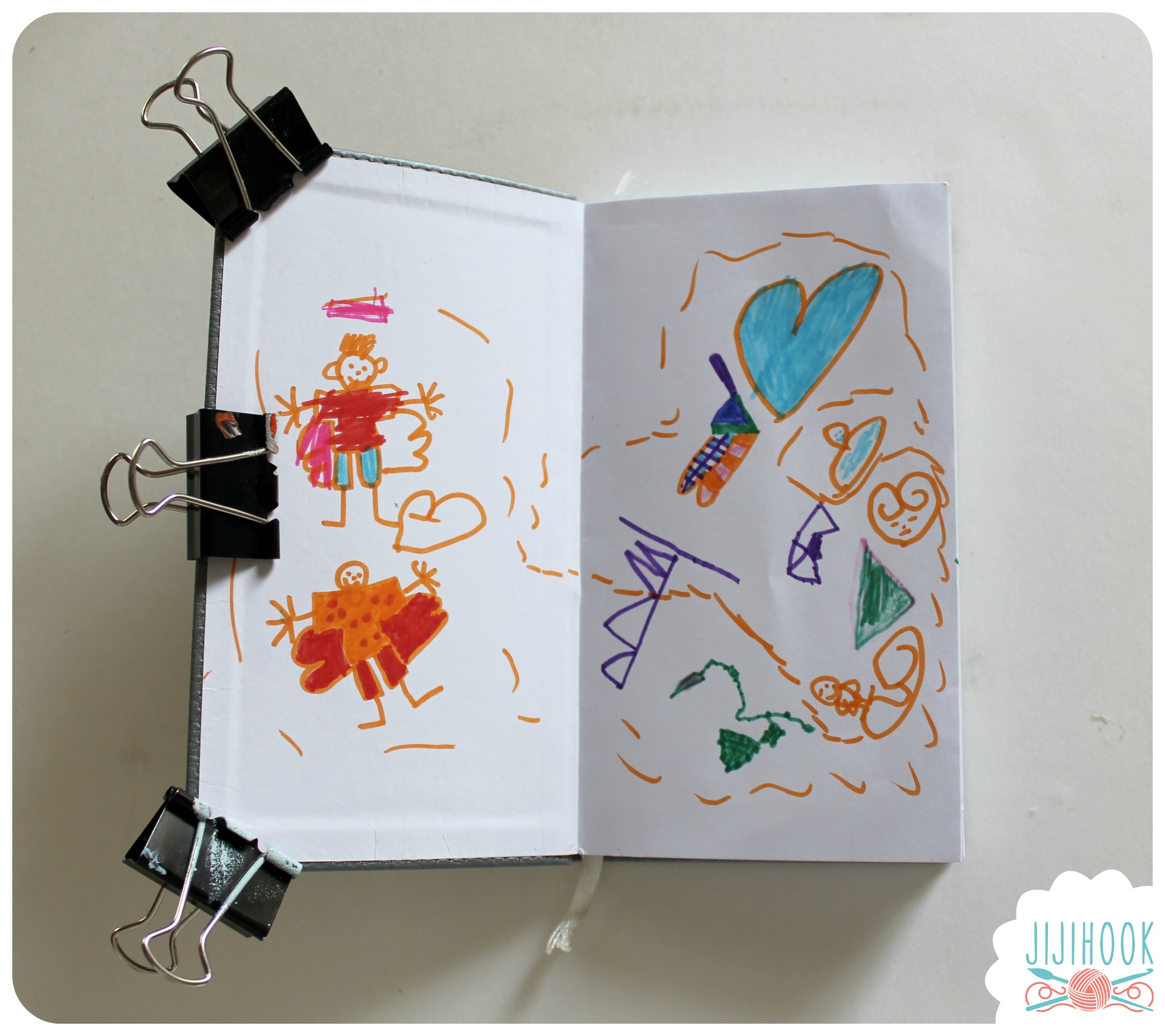 Idées pour remplir un carnet créatif avec ses enfants - Jiji Hook